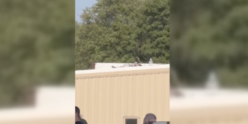 FBI, 트럼프 집회 총격범은 20세 토머스 매튜 크룩스 … “건물 지붕에서 조준”